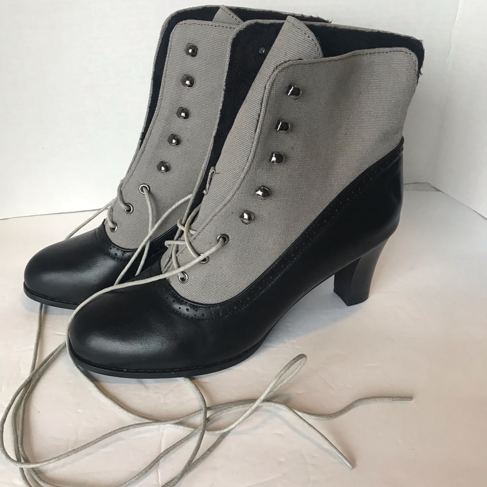 Lace up grannie booties size 11 gray & black